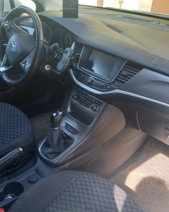 Opel Astra cena 54000 przebieg: 107207, rok produkcji 2018 z Wołomin małe 22